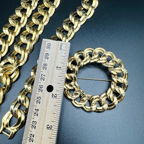 Vintage Signed Monet Gold Tone Bracelet Brooch And Necklace Set - Picture 7 of 12